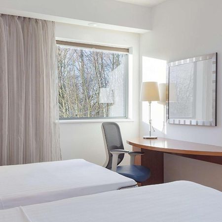 Hampton By Hilton Corby Hotel Bagian luar foto