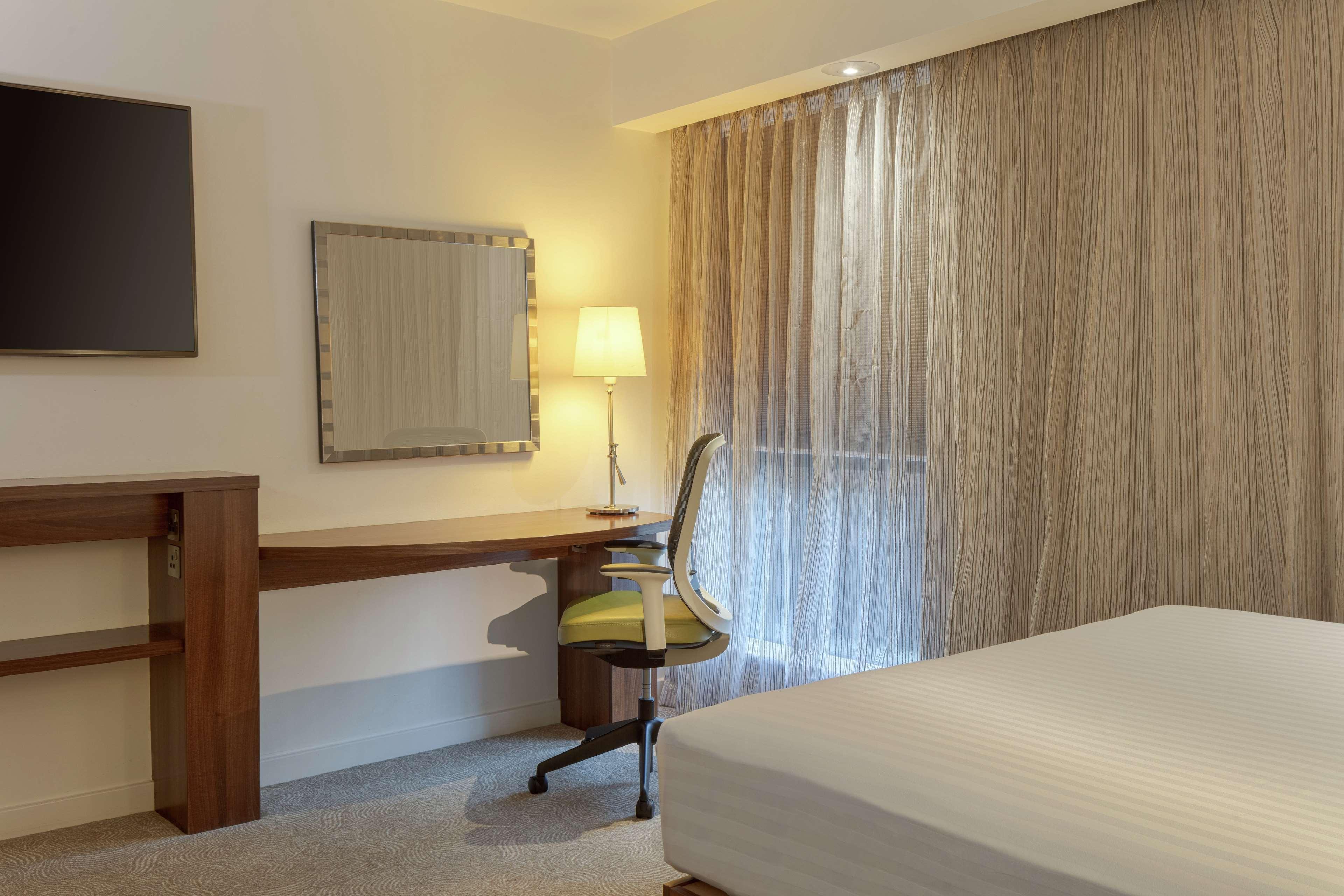 Hampton By Hilton Corby Hotel Bagian luar foto