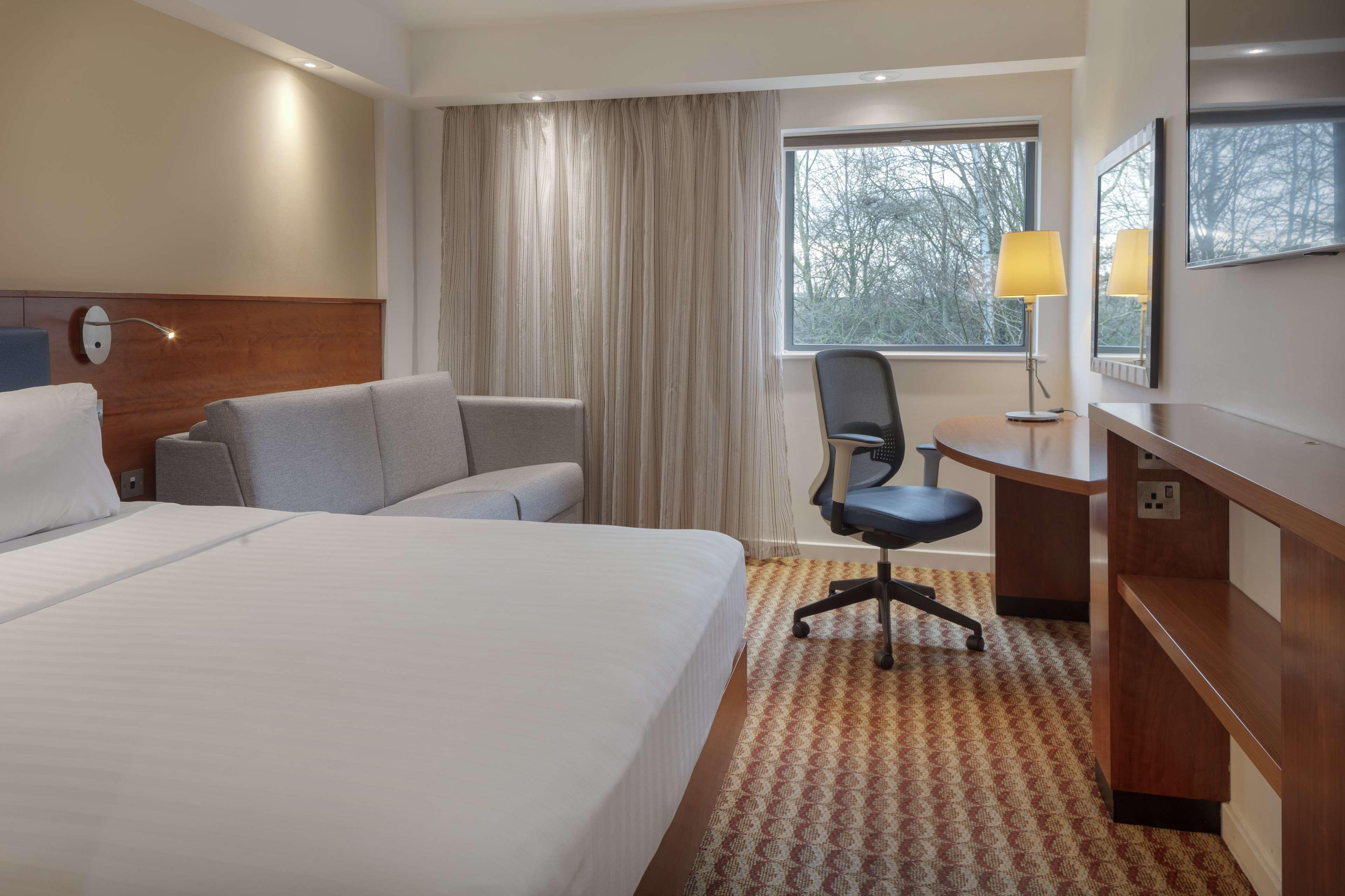 Hampton By Hilton Corby Hotel Bagian luar foto