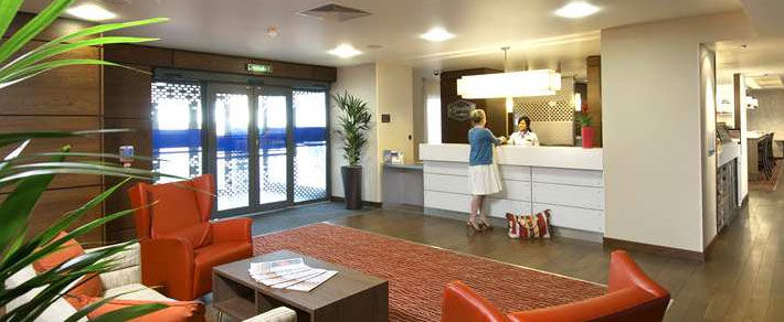 Hampton By Hilton Corby Hotel Bagian luar foto