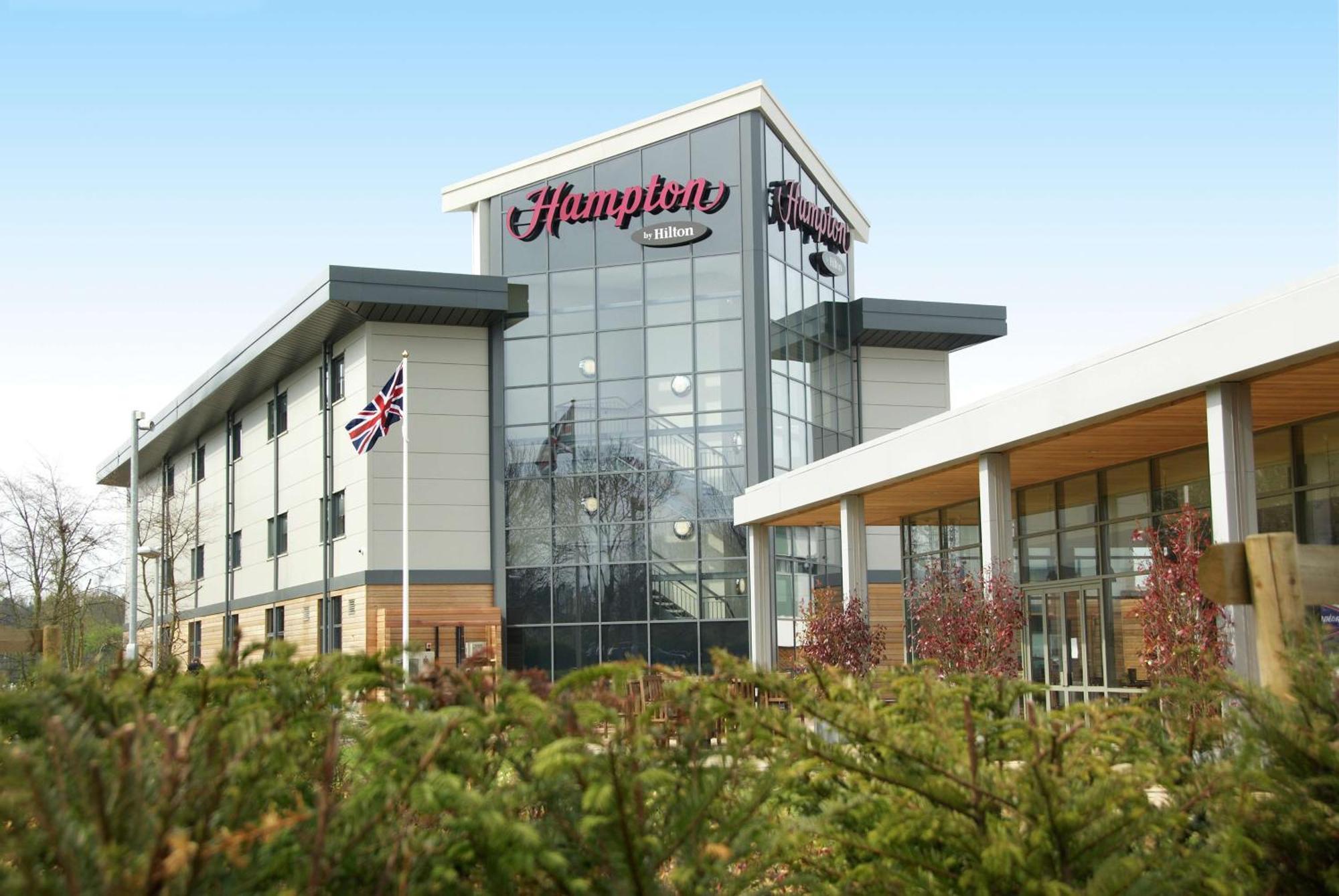 Hampton By Hilton Corby Hotel Bagian luar foto