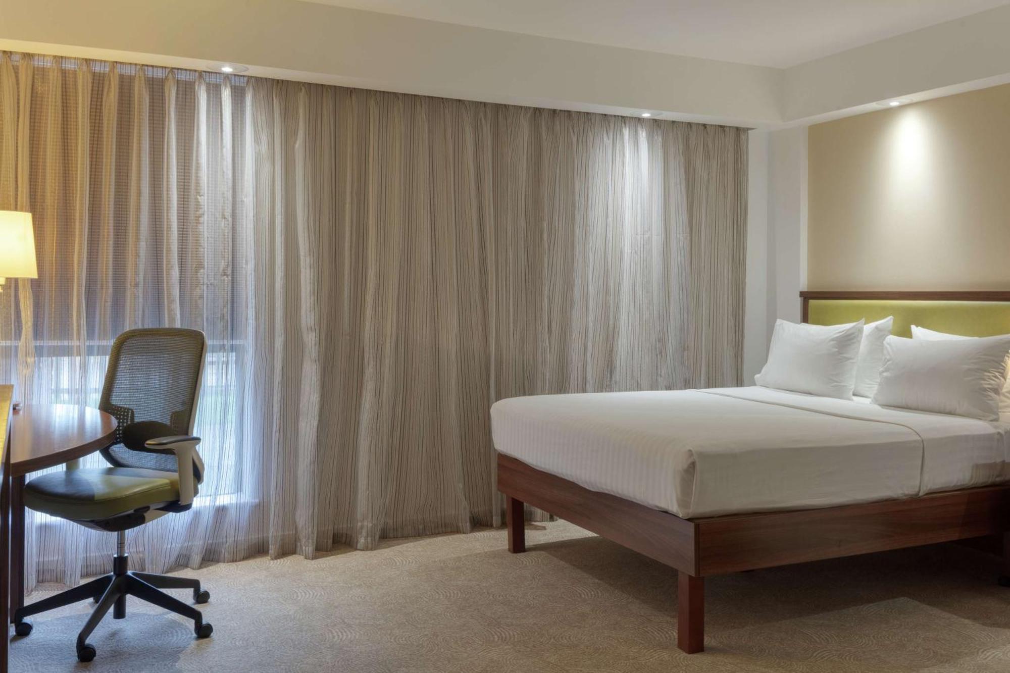 Hampton By Hilton Corby Hotel Bagian luar foto