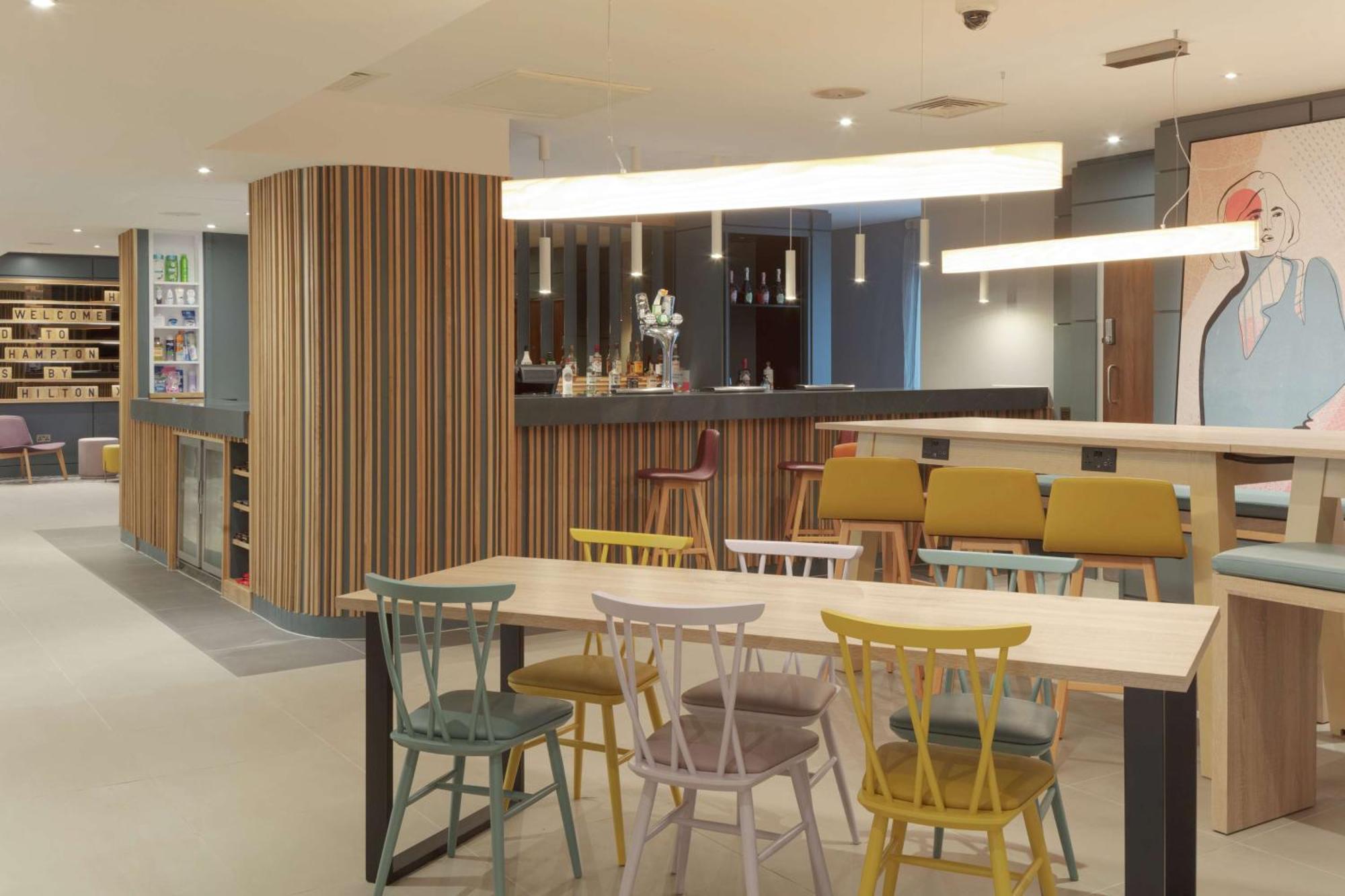 Hampton By Hilton Corby Hotel Bagian luar foto