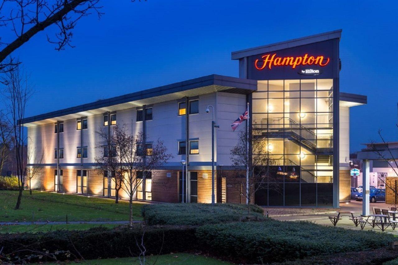 Hampton By Hilton Corby Hotel Bagian luar foto