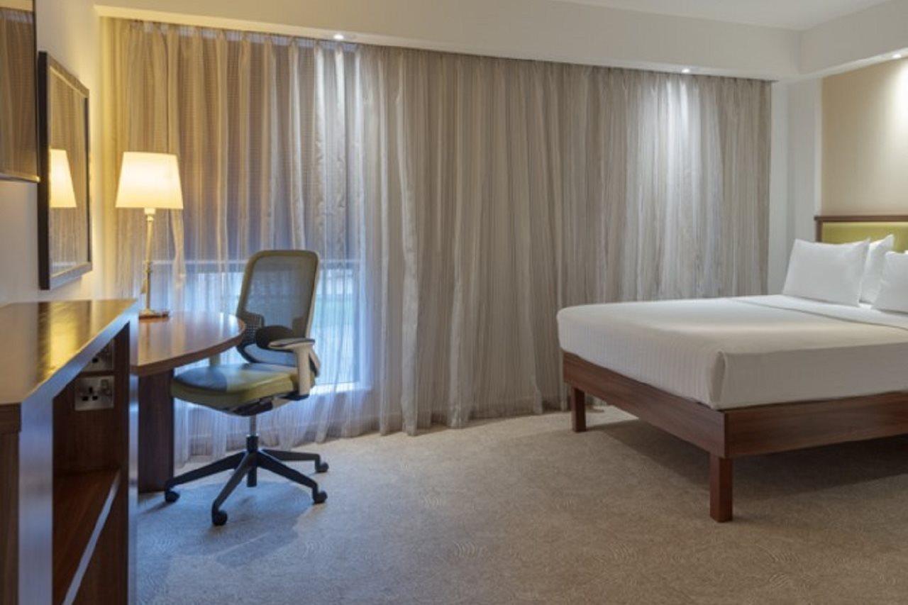 Hampton By Hilton Corby Hotel Bagian luar foto
